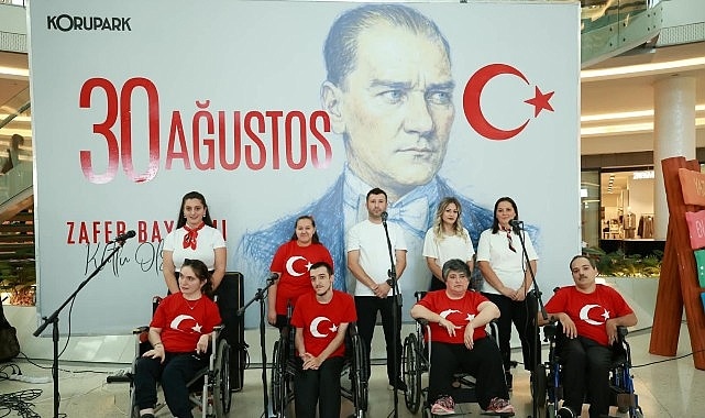 Özel Öğrencilerden Zafer Bayramı Coşkusu