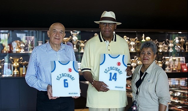 Eczacıbaşı, Efsane Basketbolcuları Ağırladı