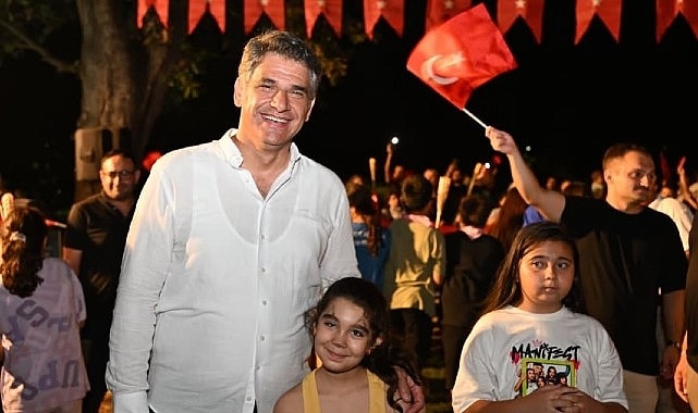 Kartepe'de 30 Ağustos Coşkusu Fener Alayıyla Doruğa Çıktı