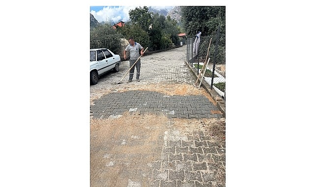 Kemer'de Altyapı ve Parke Tamiratları Sürüyor
